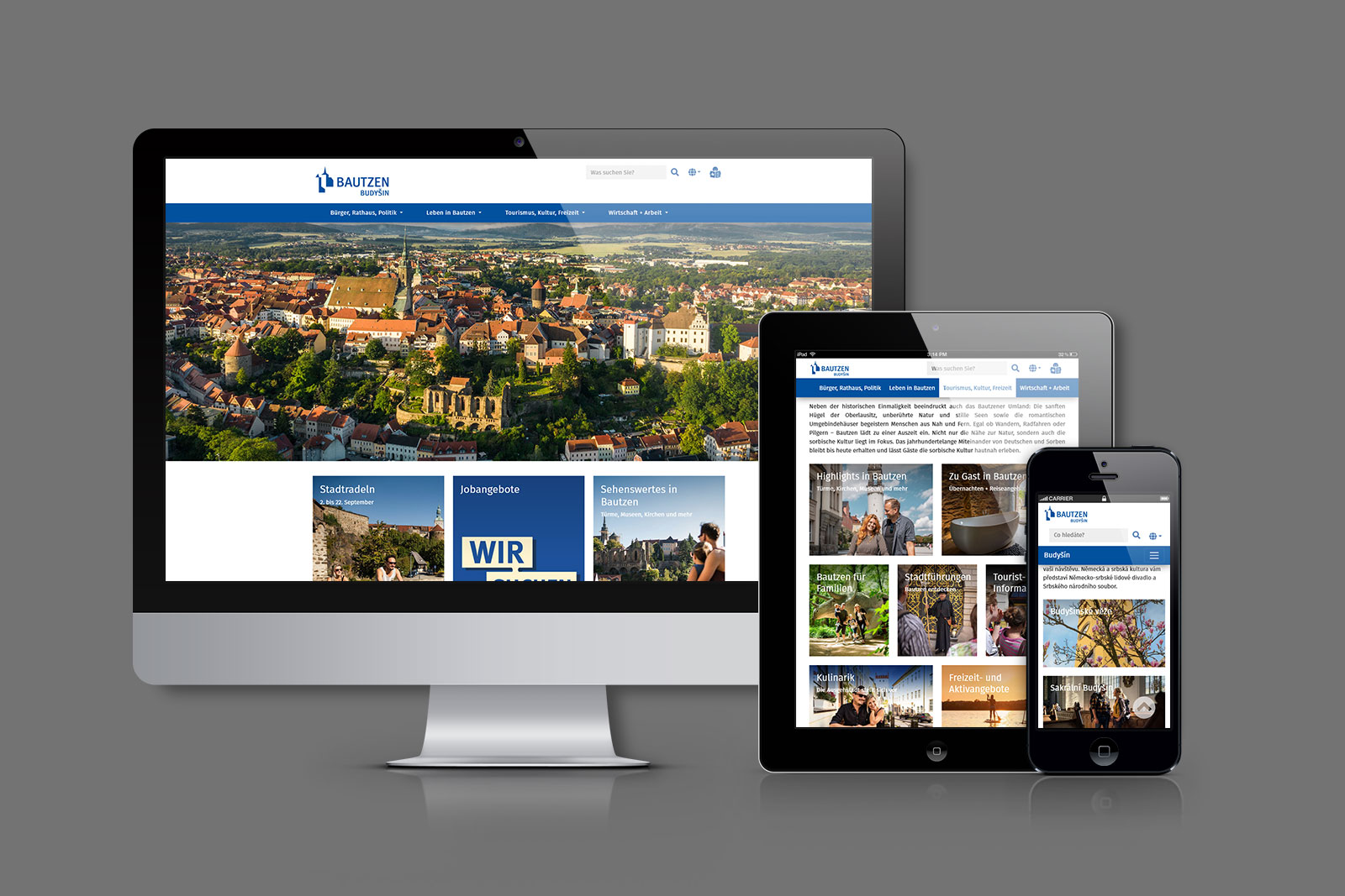 Desktop-Monitor, Tablet und Handy zeigen Website der Stadt Bautzen
